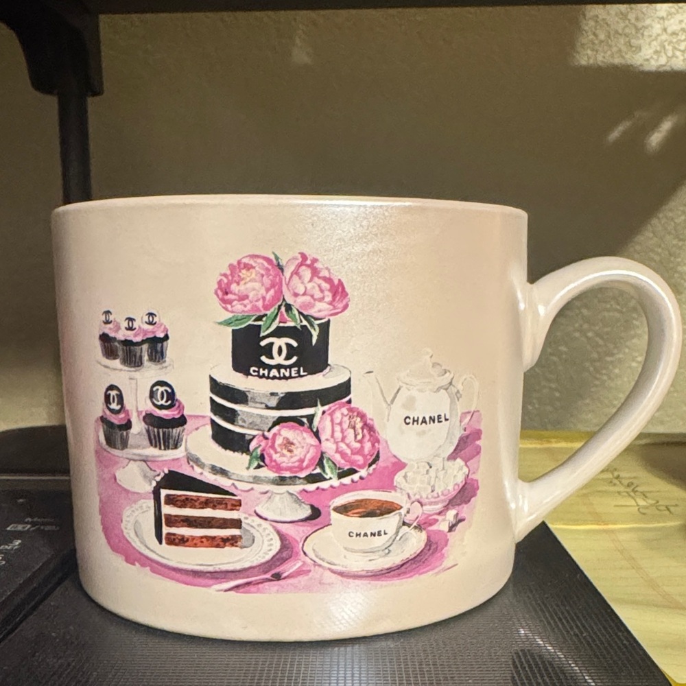 Fashion Pink and White Mug